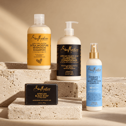 Shea Moisture Hair & Skin Routine Kit comprenant un savon noir africain de 99 g, un shampoing hydratant de 384 ml, un après-shampoing au charbon de bambou de 384 ml et un soin sans rinçage au miel et yaourt de 237 ml